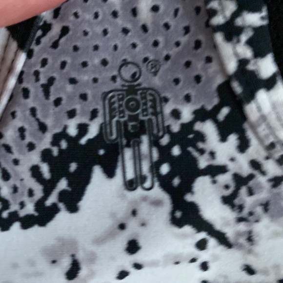 HPE human performance engineering Small Sports Bra, snake print with mesh - Picture 3 of 5